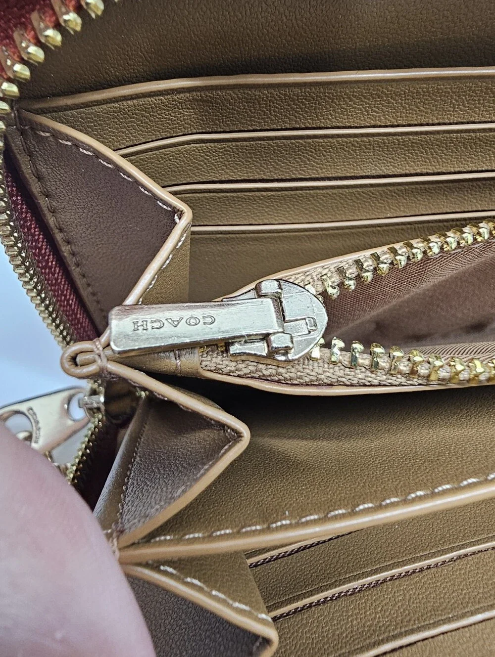NWOT Coach Strawberry Print Signature Zip Wallet Wristlet - Red/Brown